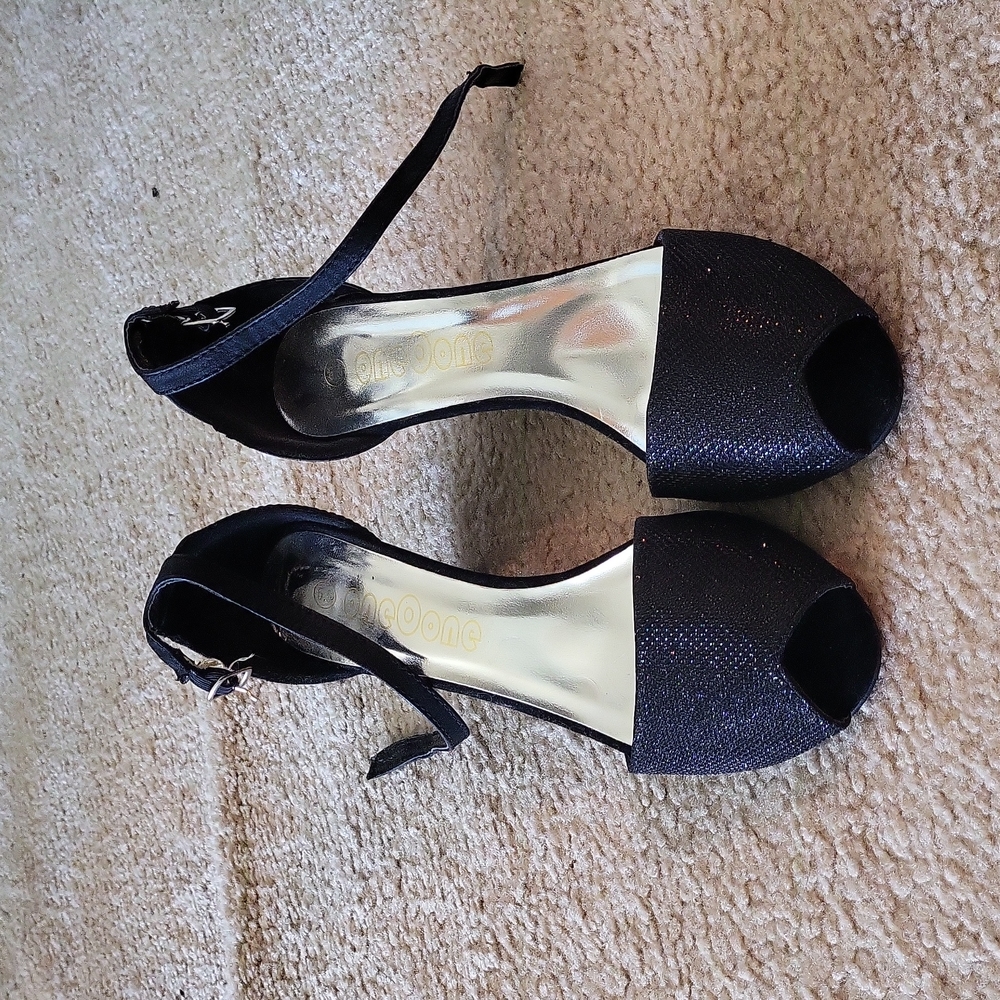 OneOone womens wedge sandal